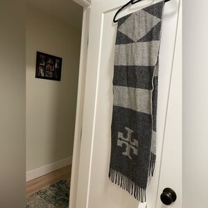 NWT Tory Burch Carnavalet Scarf